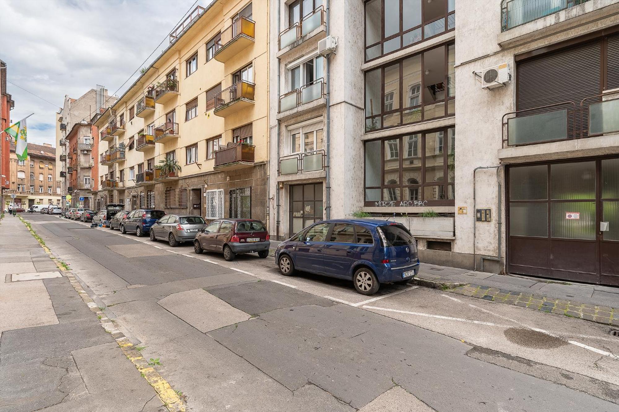 Newly Renovated!!! - Modern Apartment 10 Minutes From The Grand Boulevard Budapest Exterior foto